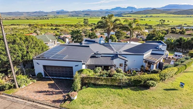 5 Bedroom Property for Sale in Fraaiuitsig Western Cape